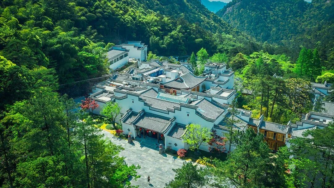 车接车送+行李托运！暑期不涨价！2晚￥999抢订黄山风景区+云谷索道旁隐世酒店！