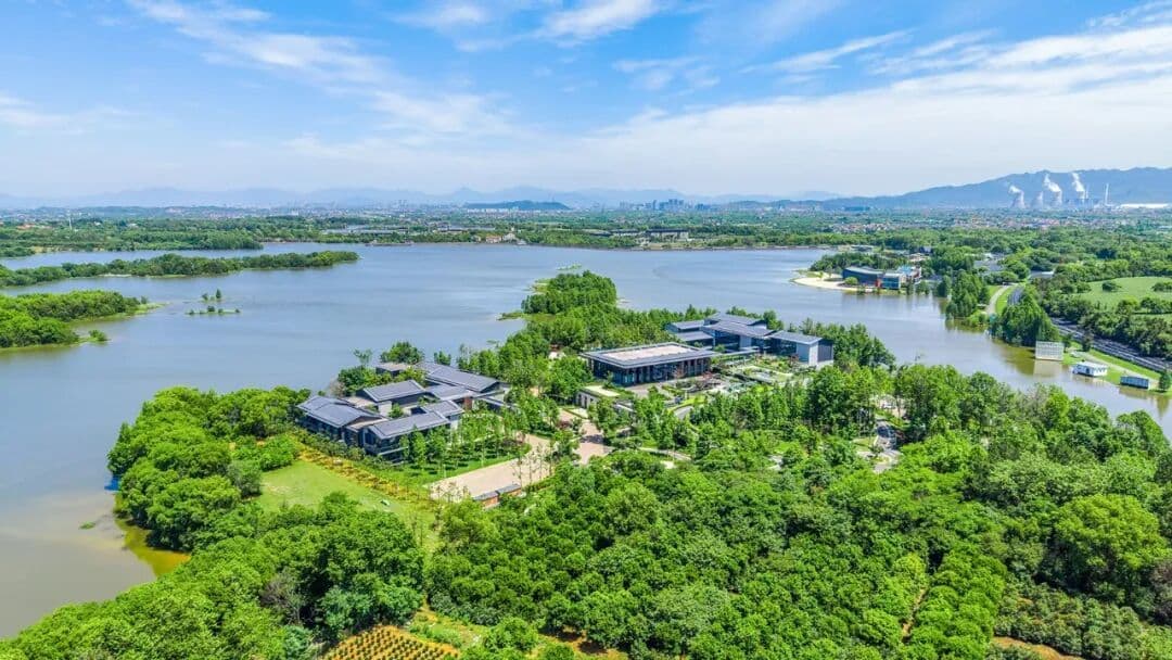 花间堂新店！住进3000亩湖光山色，游18℃地下长河！泳池乐园全配齐， 吃住玩乐一价享！